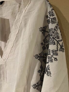 Zara White V-Neck top with Black Embroidered Panels
